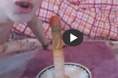 Perverses KV Girl lebt die Lust am Fetisch Dildo Sex